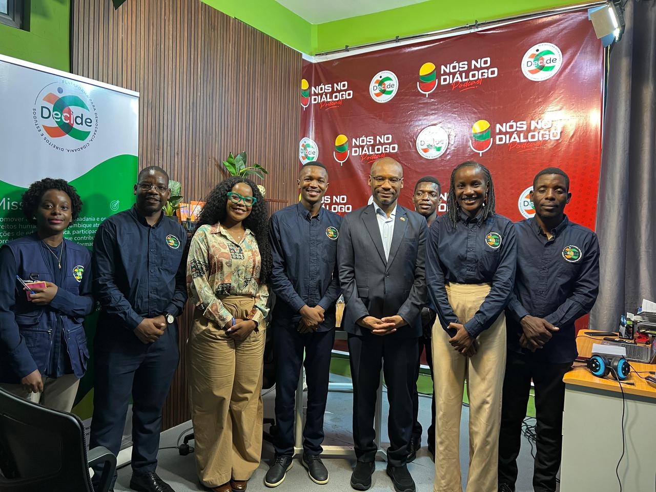 ALTO COMISSÁRIO DO CANADÁ VISITA A DECIDE